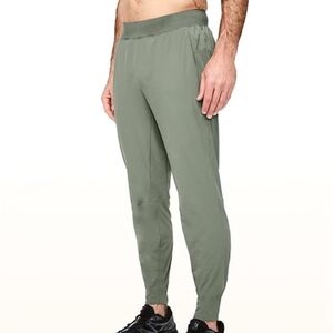 NWT Lululemon Men's In Mind Pant 30" - Olive Green